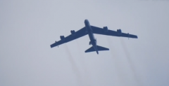 美国B-52轰炸机在英国起飞后出意外：发出紧急代码