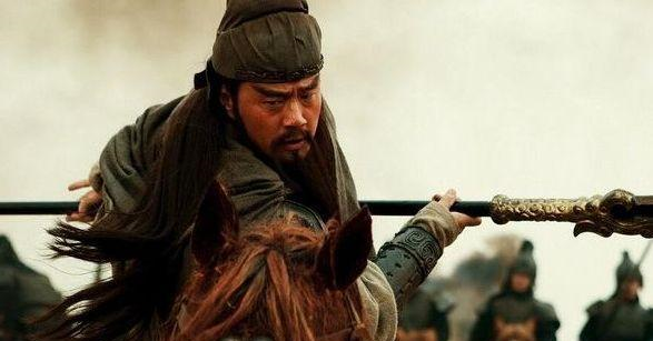 刘备两个兄弟，一个是杀猪的，一个是卖枣的，武功是跟谁学的？